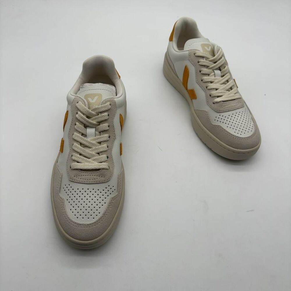VEJA Leather & Suede Sneaker